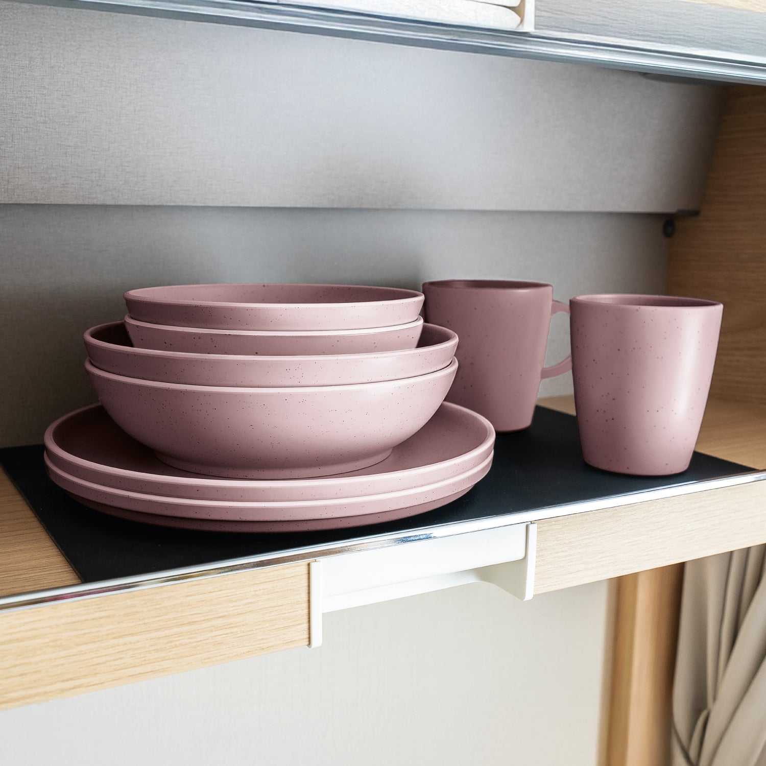 Set di stoviglie magnetiche in plastica DOLOMIT ROSE