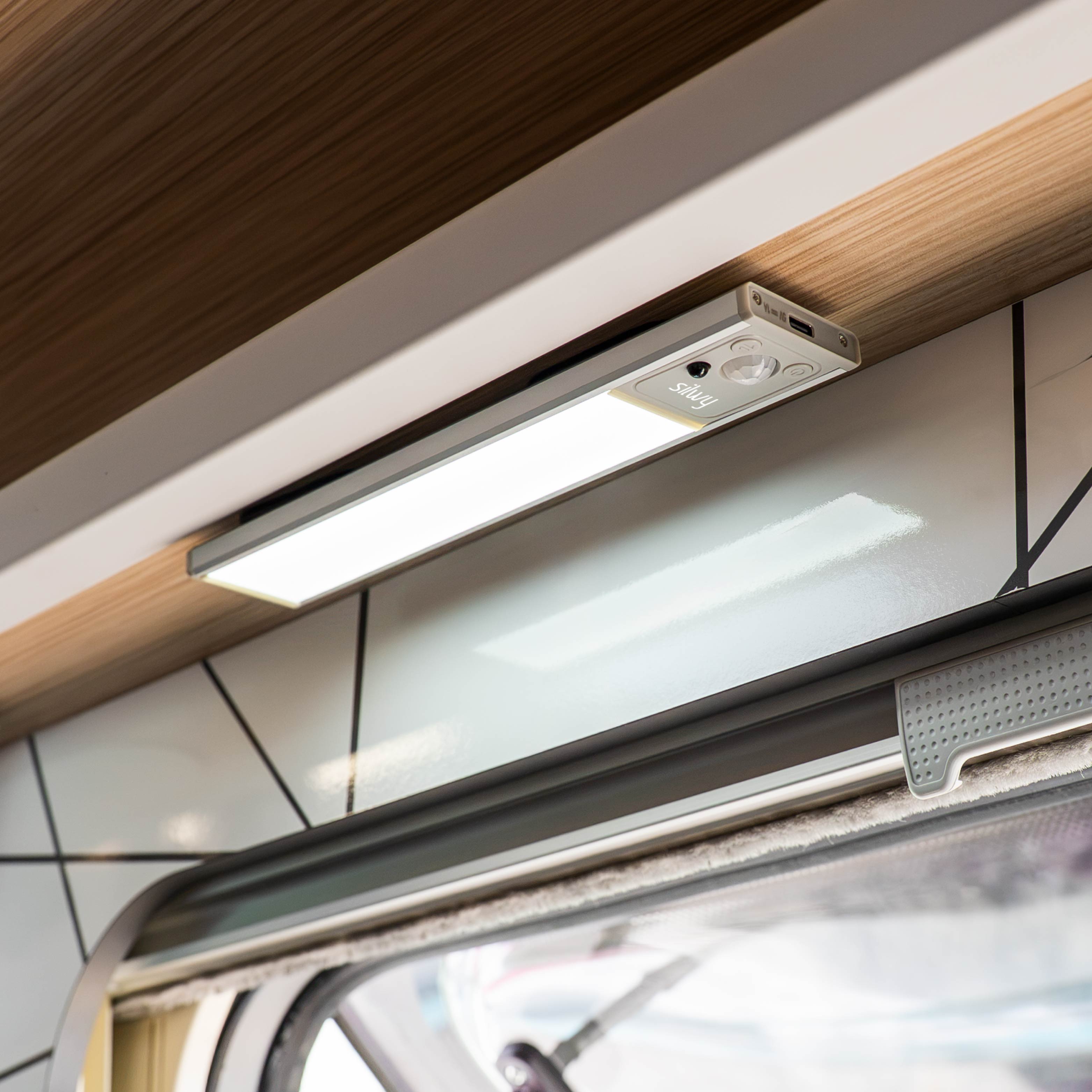 Magnet Under-Cabinet Light DIY including Pads