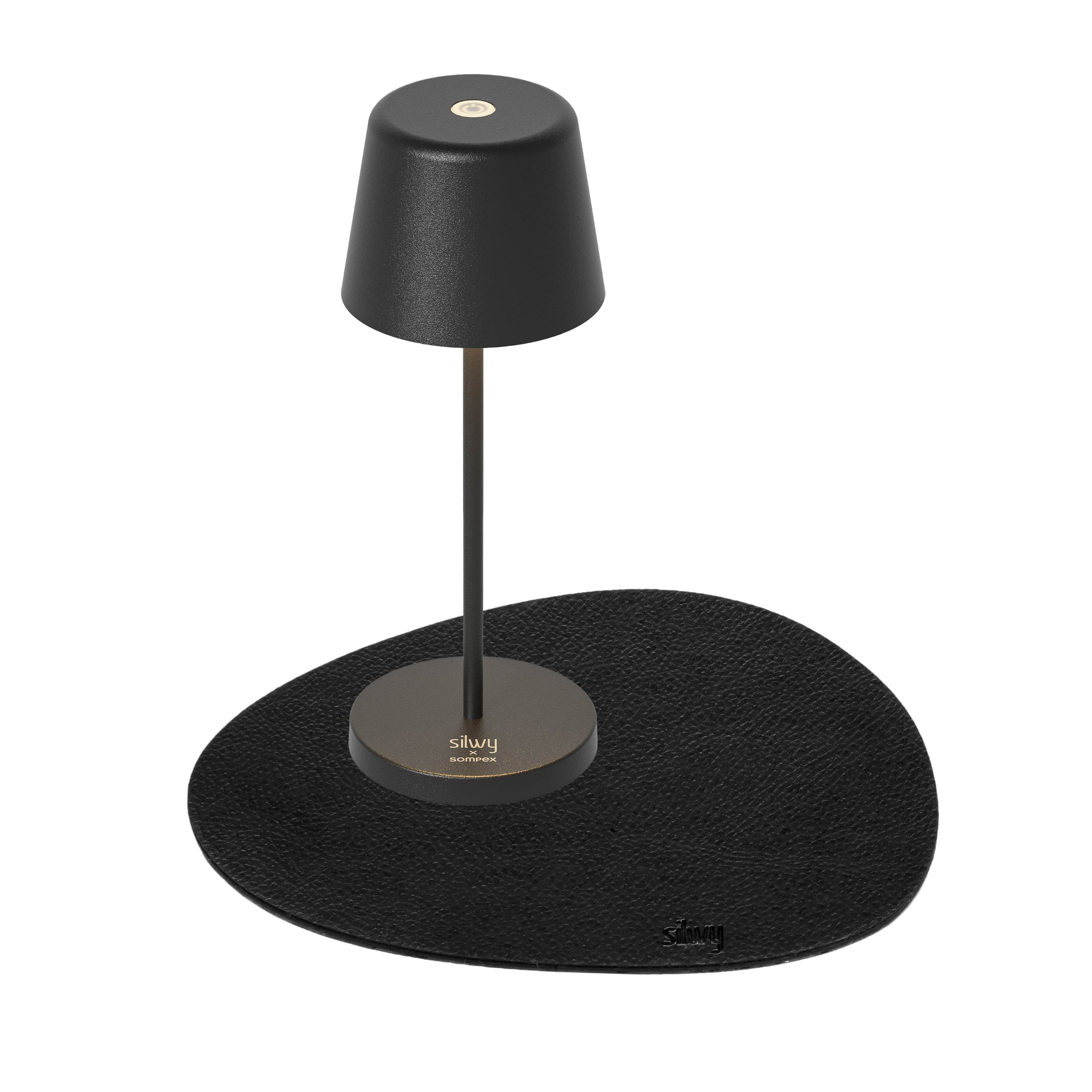 Magnet-Leuchte Monaco in black auf zugehörigem Platzset 