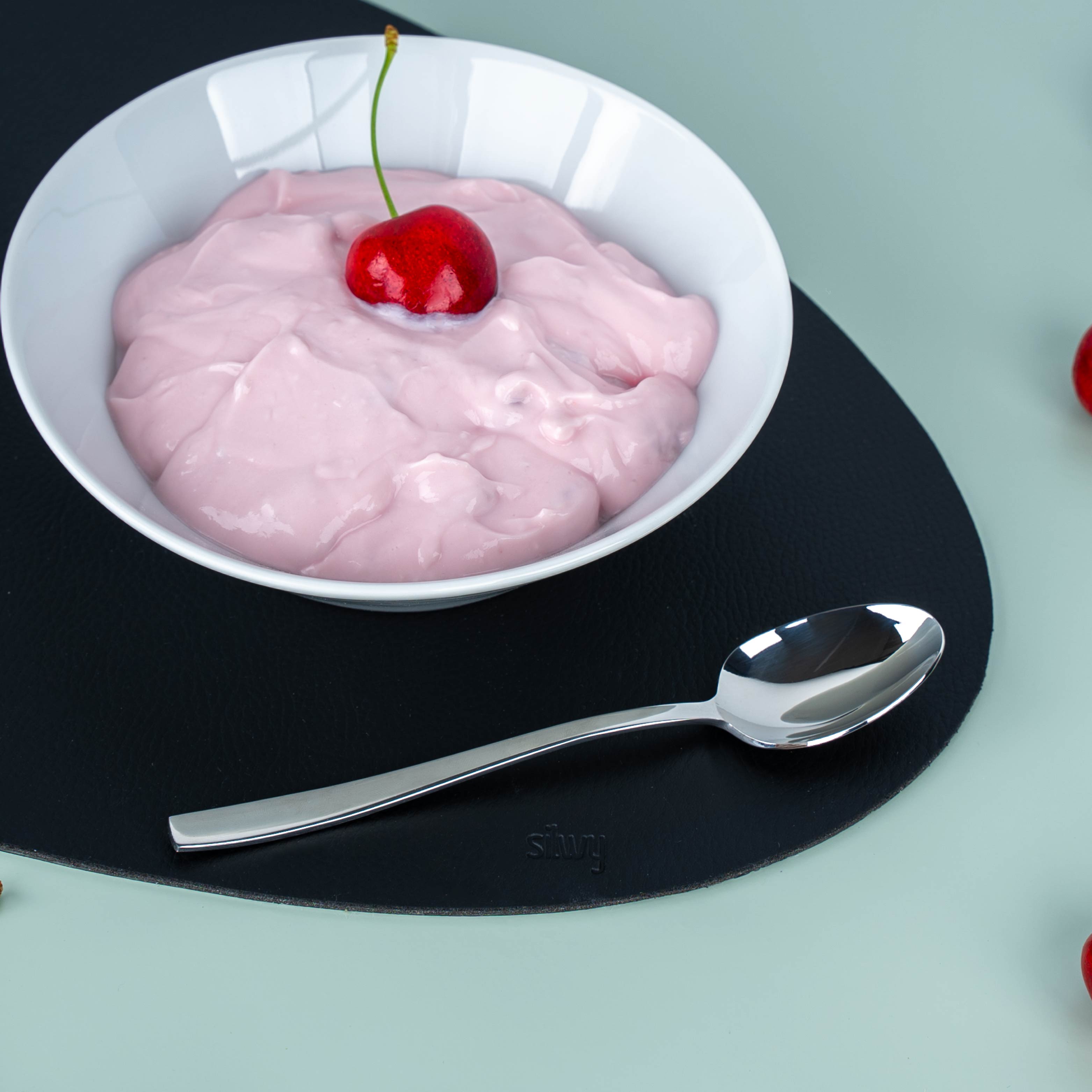 Löffel mit lecker Joghurt 