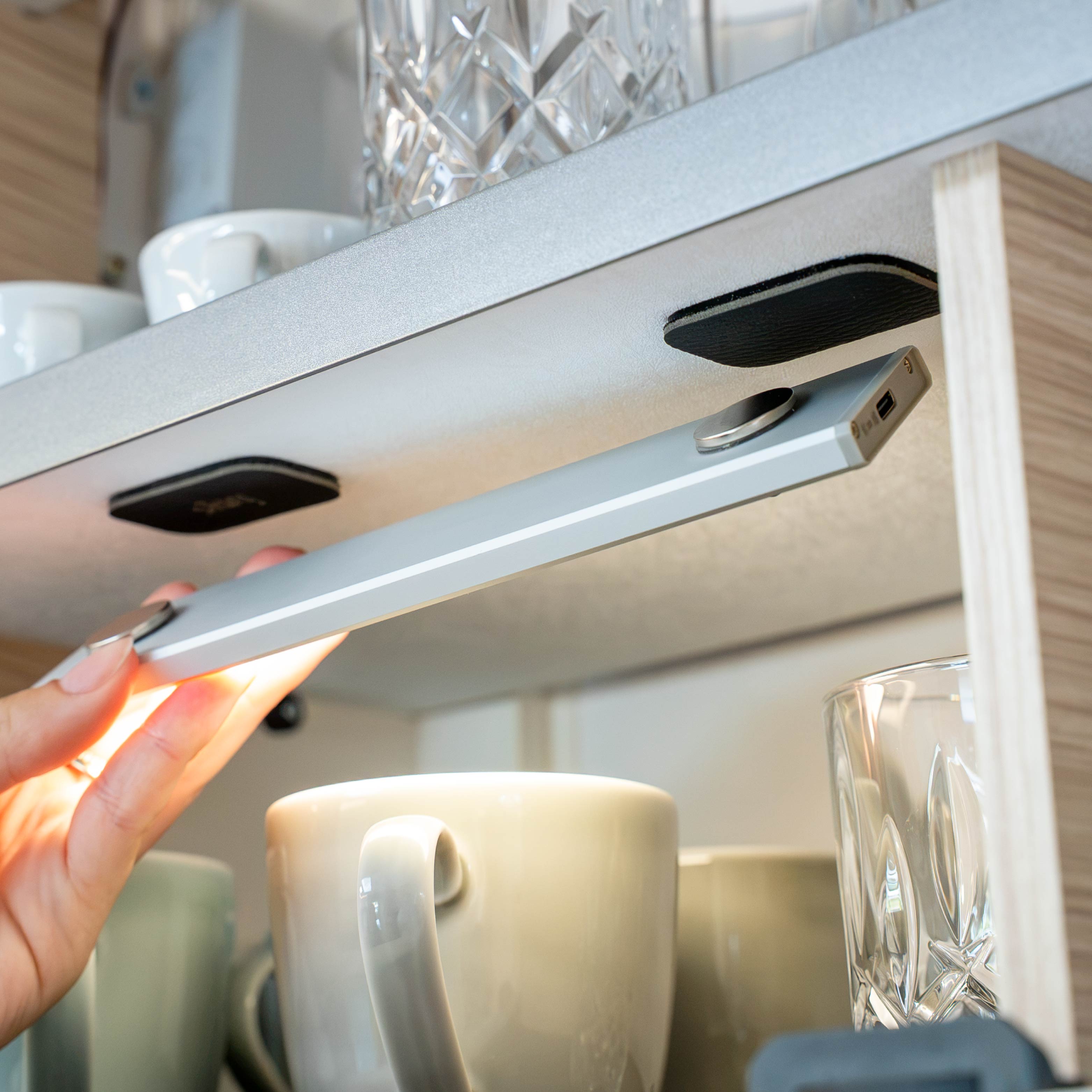 Magnet Under-Cabinet Light DIY including Pads