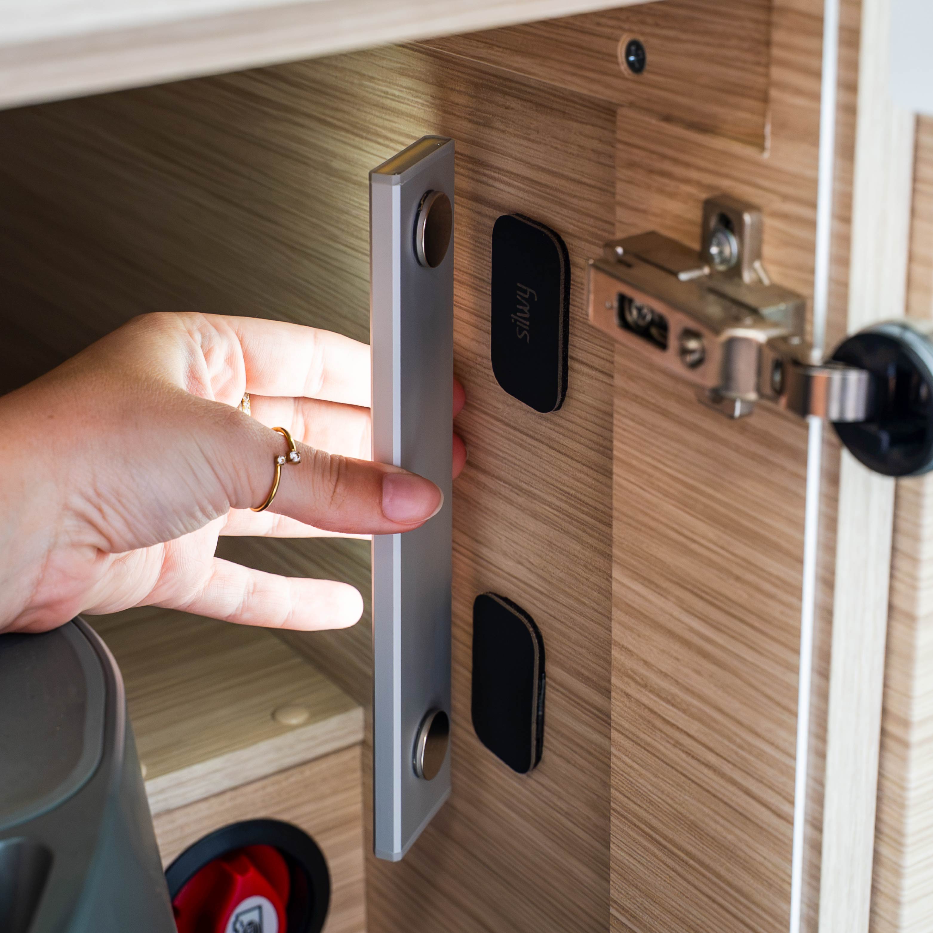 Magnet Under-Cabinet Light DIY including Pads