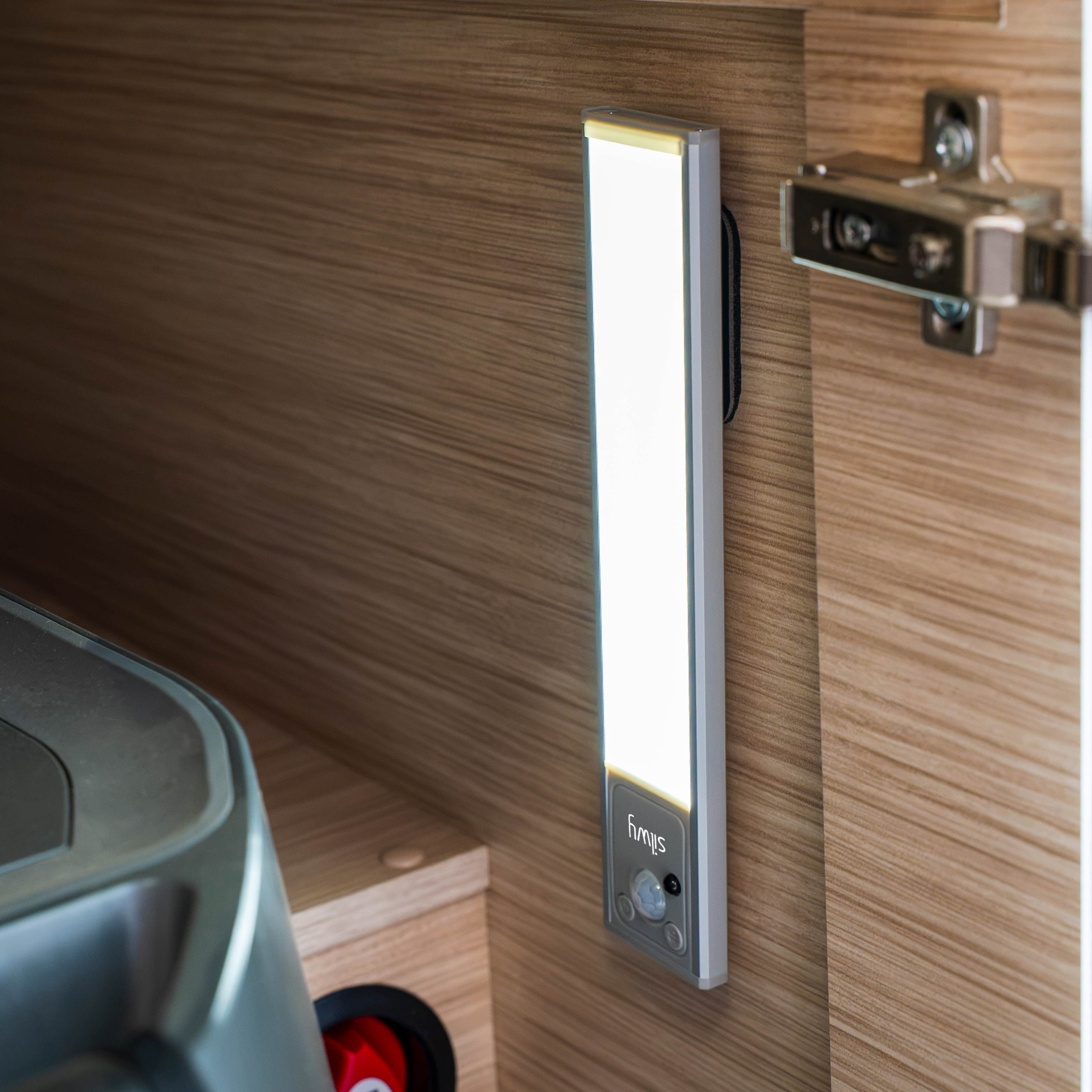 Magnet Under-Cabinet Light DIY including Pads